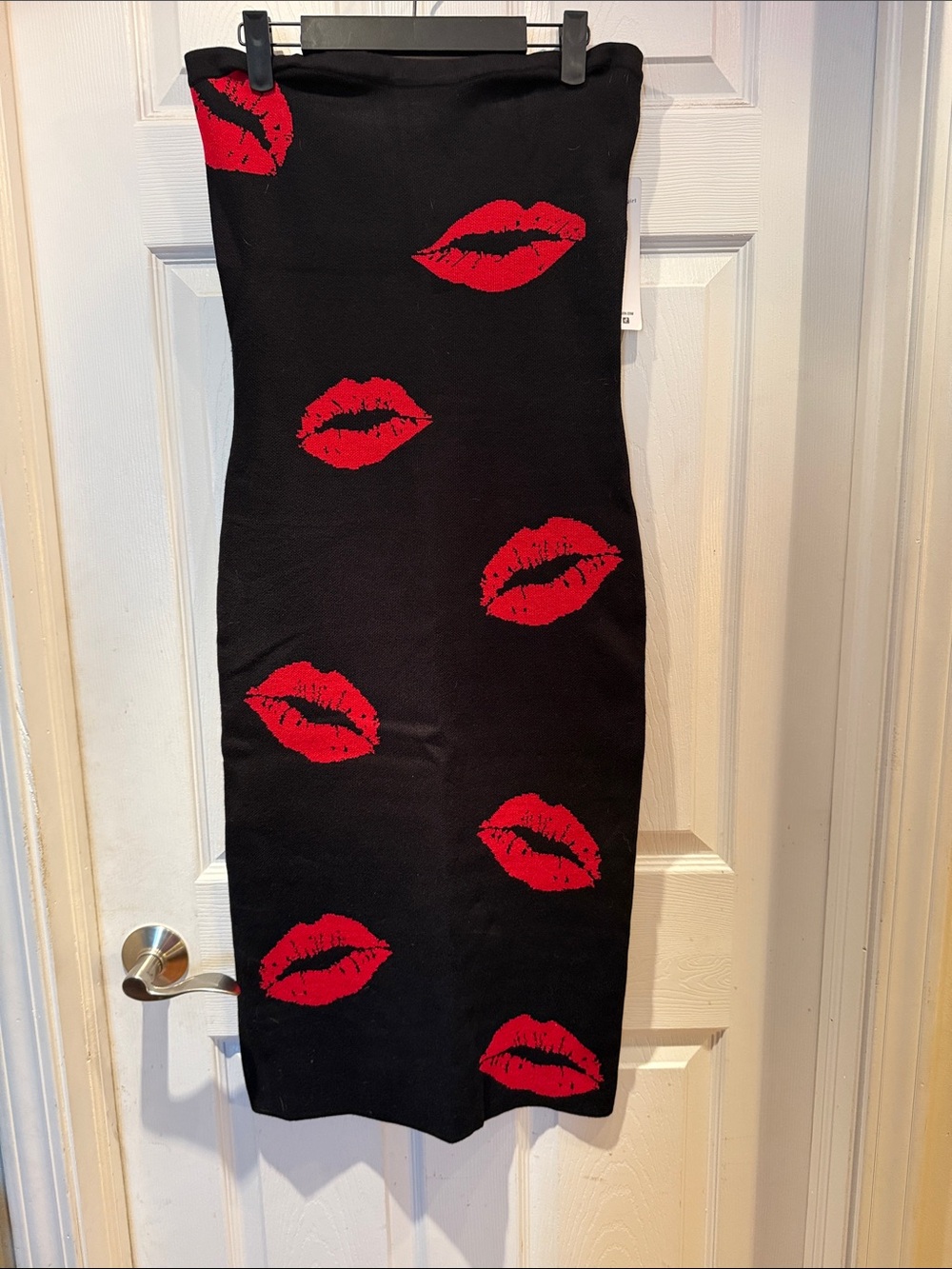 Madden Girl Black Midi Dress with Red Lip Print